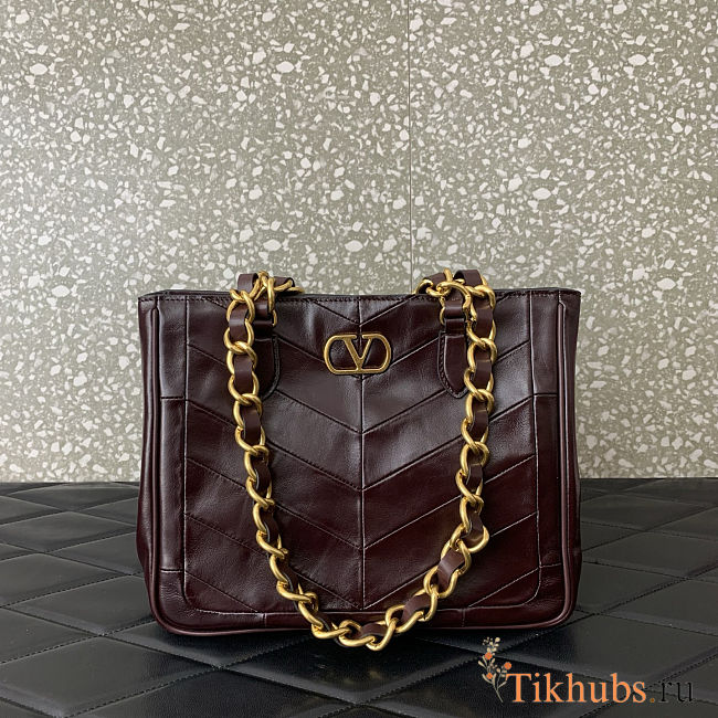 Valentino Garavani Laseine Small Shopping Bag in Chevron-Patterned Leather in burgundy color 26.5 x 22 x 10 cm - 1