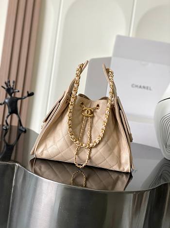 Chanel 25 Small Hobo Handbag in light beige 30*26*14cm.