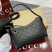  Gucci GG Emblem embossed black leather small shoulder bag in black color 22×14×8cm - 5