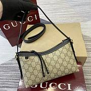 Gucci GG Emblem medium shoulder bag in the coated-canvas 22x14x8cm  - 4