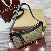 Gucci GG Emblem medium shoulder bag in the coated-canvas 22x14x8cm  - 5