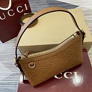 Gucci GG Emblem embossed black leather small shoulder bag in brown color 22×14×8cm - 4