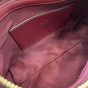 Gucci GG Emblem embossed black leather small shoulder bag in red color 22×14×8cm - 5