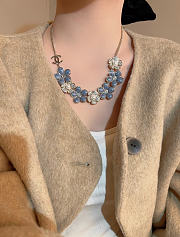 Chanel necklace with gemstone flower embellishments - 5