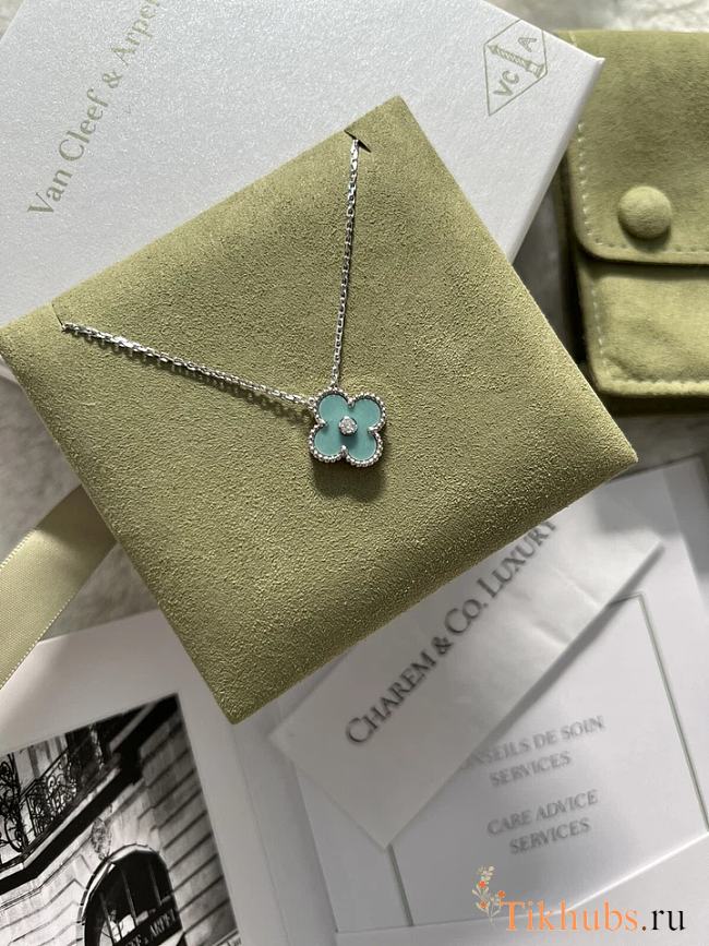 Van Cleef & Arpels 2022 Limited Edition Vintage Alhambra necklace - 1