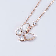 Van Cleef & Arpels necklace with a white butterfly pendant - 5