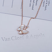 Van Cleef & Arpels necklace with a white butterfly pendant - 3
