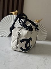 Chanel Mini Ligne Cambon Bowler bag in white lambskin leather with a black CC logo and handles 12*21*9cm - 5