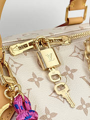 Louis Vuitton Monogram Dune Lucky Speedy Soft 30 bag in pink 30x21x17cm - 2