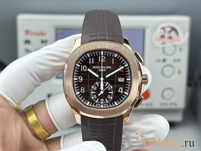Patek Philippe Aquanaut 5968R-001 Sunburst Brown - 1