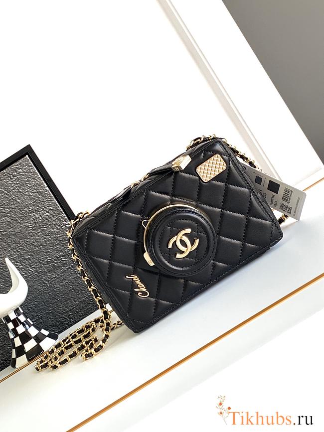Chanel Coco Click Camera Bag in black lambskin leather with light gold hardware 11.5×16×6cm - 1