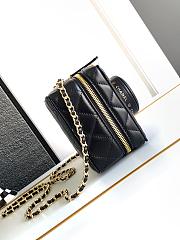 Chanel Coco Click Camera Bag in black lambskin leather with light gold hardware 11.5×16×6cm - 3