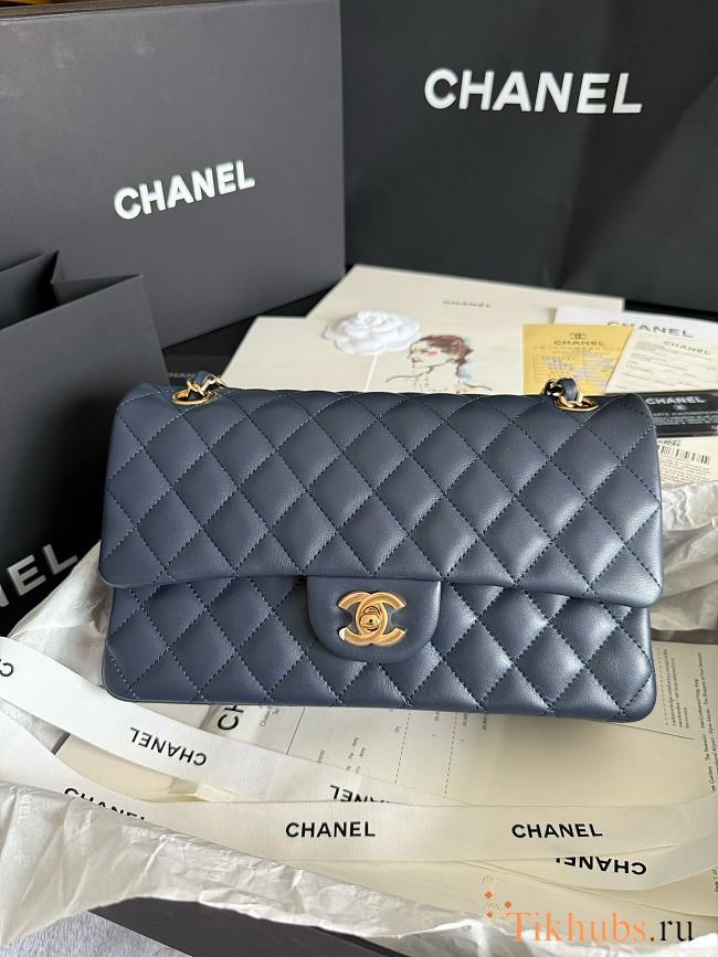 Chanel Classic Flap bag in navy blue lambskin with gold hardware 25 cm - 1