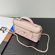 Chanel Vanity with Chain, Pink Caviar, Champagne Gold Hardware 19.5x5x17cm - 3