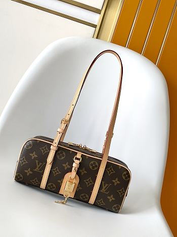 Louis Vuitton LV Hang On M47031 Women's Shoulder Bag in Brown 26 × 11.5 × 6.5 cm