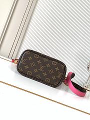 Louis Vuitton LV Neverfull Bandoulière Inside Out BB women's bag in pink color M12106 24x14x9 cm - 5
