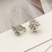 Graff Wild Flower diamond cluster stud earrings  - 5