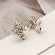 Graff Wild Flower diamond cluster stud earrings  - 3