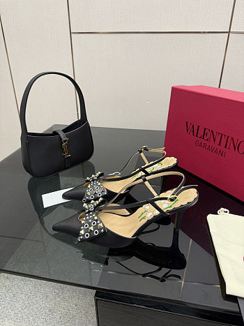 Valentino Garavani Bowow 85 studded leather slingback pumps in black