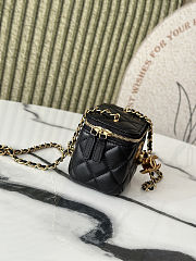 Chanel Mini Vanity with Chain bag in black lambskin leather with gold hardware 11x9 cm - 5