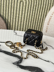 Chanel Mini Vanity with Chain bag in black lambskin leather with gold hardware 11x9 cm - 4