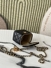 Chanel Mini Vanity with Chain bag in black lambskin leather with gold hardware 11x9 cm - 2