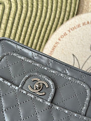 Chanel Classic Flap bag in a mini size and lambskin leather 26*11*23cm - 2