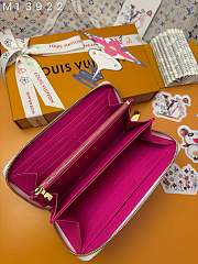 Louis Vuitton x Takashi Murakami Zippy Wallet in the white multicolored 19cm - 4