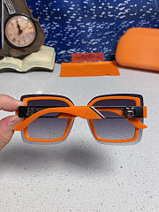  Hermes sunglasses featuring the 'H' logo  - 6