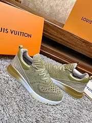 Louis Vuitton V.N.R. (Vuitton New Runner) sneakers in a metallic gold - 3