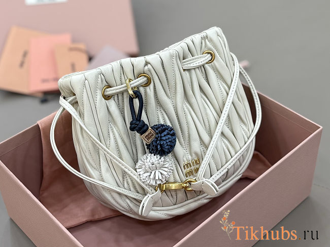 Miu Miu Matelassé nappa leather pouch in white 14x16x7.5 cm - 1