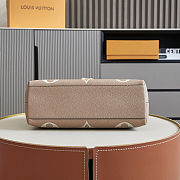 Louis Vuitton Madeleine MM bag in Bicolor Monogram Empreinte leather 30x19.5x11 cm - 5