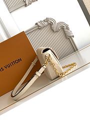 Louis Vuitton Wallet On Chain Ivy bag in cream 23.5x12x4.3 cm - 5