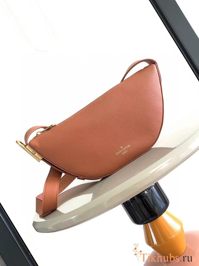 Louis Vuitton Low Key Bumbag in cognac calfskin leather 28x13x5.5 cm - 1