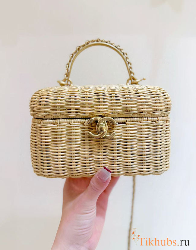 Chanel Vanity Case made of braided rattan with gold-tone hardware 11.5*19.5*11cm - 1