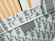 Dioramour Small Dior Book Tote handbag features an embroidered strap 26*8*22cm - 2