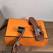 Hermes Oasis sandals in a brown leather with stud details - 3
