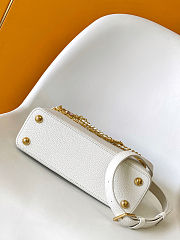 Louis Vuitton Capucines BB handbag Taurillon leather with accessory 27x17.3x9 cm - 4