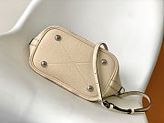 Louis Vuitton Blossom PM bag Mahina leather in light beige 20x20x12.5 cm - 6