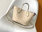 Louis Vuitton Blossom PM bag Mahina leather in light beige 20x20x12.5 cm - 5