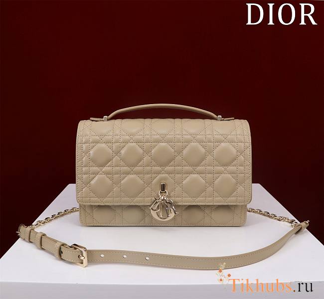 Dior My Dior Top Handle Bag is crafted in beige lambskin 24x14 x7.5 cm - 1