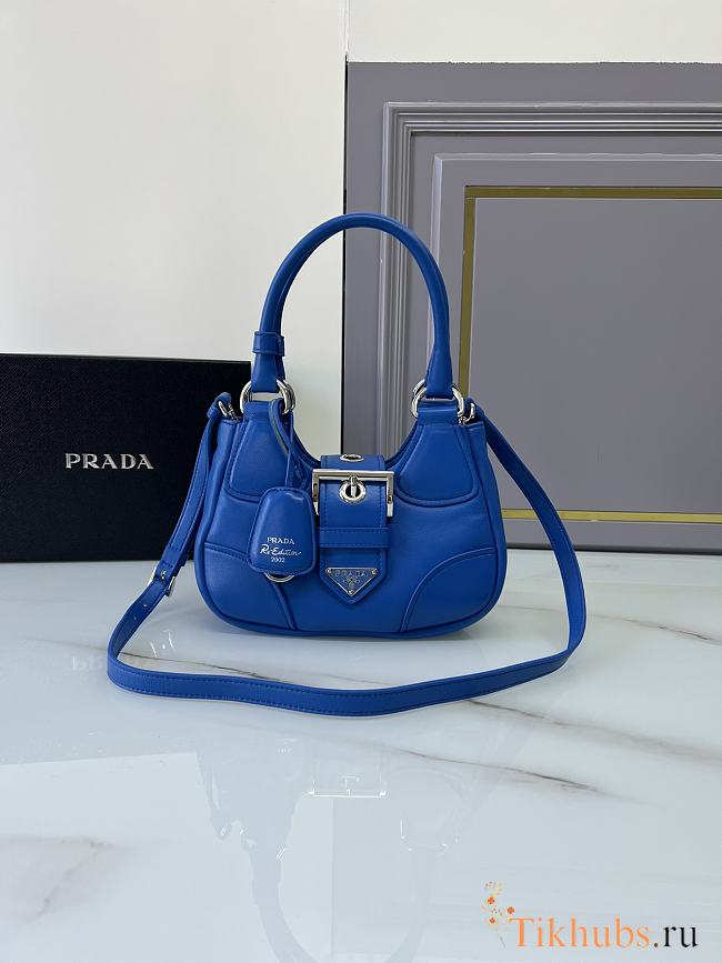 Prada Re-Edition 2002 bag is featured in a striking blue leather 22.5x16x7.5cm - 1