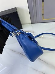 Prada Re-Edition 2002 bag is featured in a striking blue leather 22.5x16x7.5cm - 3