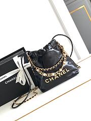 Chanel 22 mini handbag made of shiny calfskin with gold-tone hardware 20*19*6cm - 1