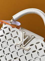 Louis Vuitton Capucines Mini bag in a white laser-cut design 14x8x21 cm - 3