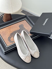 Chanel suede cap-toe ballerina flats in beige and white color - 6