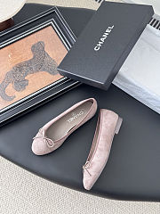 Chanel light pink suede calfskin ballerina flats - 4