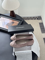 Chanel light pink suede calfskin ballerina flats - 2