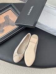 Chanel ballerina flats in beige suede - 6