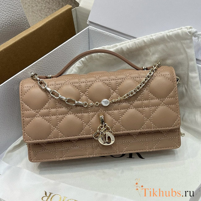 Christian Dior My Dior mini bag in a beige quilted cannage lambskin leather 21*11*4.5cm - 1
